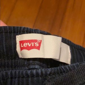 Boys Levi’s khaki joggers